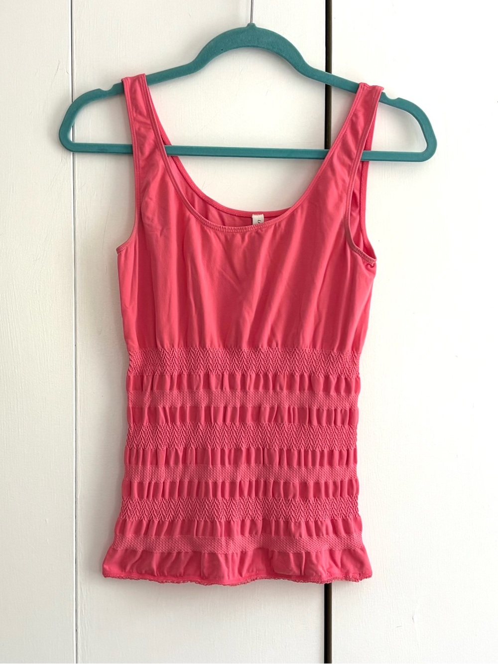 Y2K Last Tango Coral-Pink Smocked Stretch Tank Top Size Medium / Large